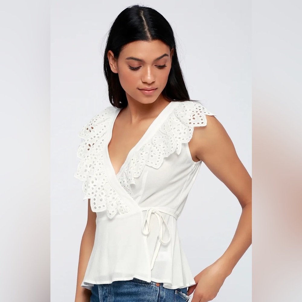 NWT Lulu’s Delight of the Day White Eyelet Wrap Top
